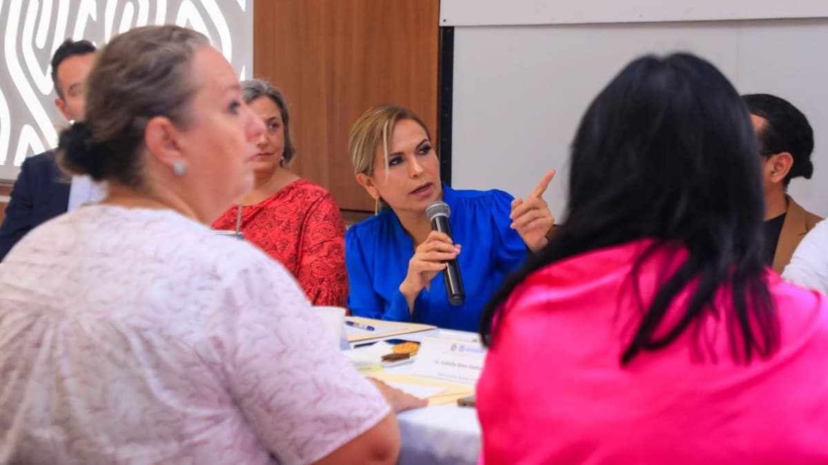 No hay controversia constitucional; se autorizó convenio con gobierno estatal por licencias: Lili Campos