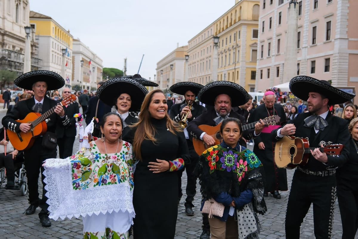 Instala Mara Lezama muestra fotográfica en el Vaticano con la vibrante cultura Maya de Quintana Roo