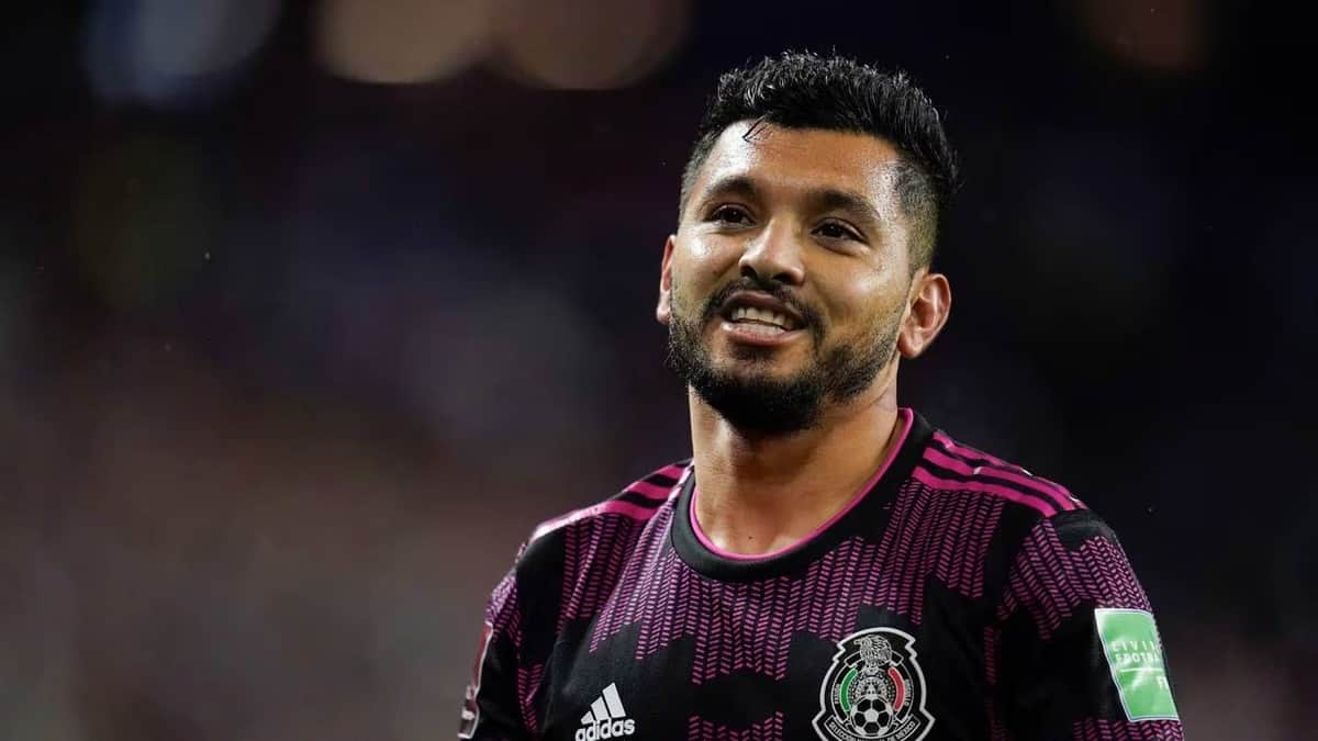 Detienen al futbolista "Tecatito" Corona en Monterrey por manejar en estado de ebriedad