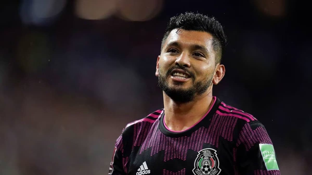 Detienen al futbolista "Tecatito" Corona en Monterrey por manejar en estado de ebriedad