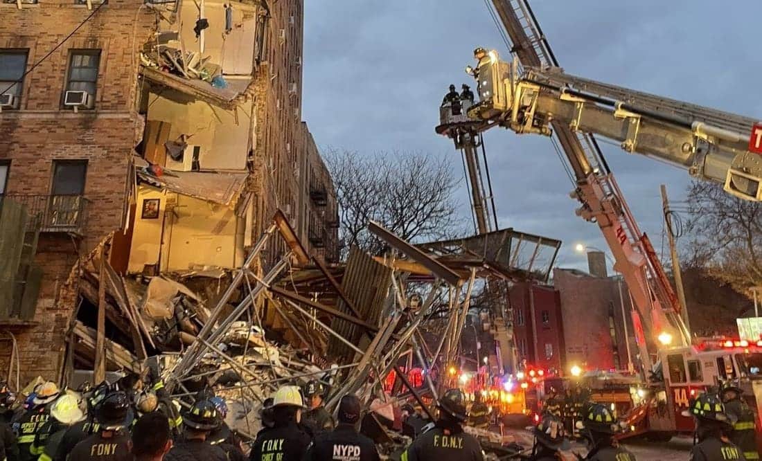 VIDEO: Edificio colapsa parcialmente en Nueva York, equipos de rescate buscan víctimas