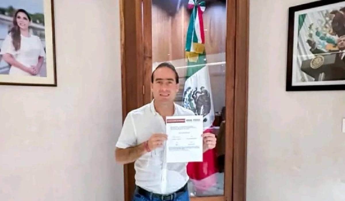 Se registra Diego Castañón en proceso de Morena en busca de la reelección en Tulum