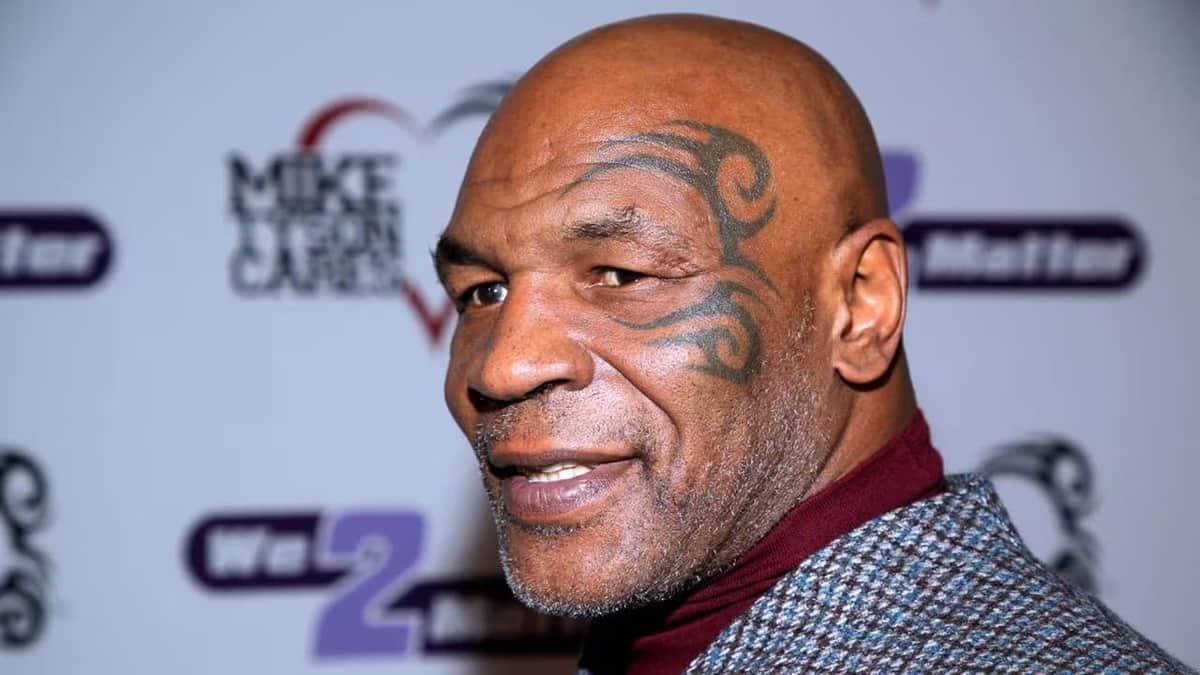 Mike Tyson es demandado por golpear a un pasajero en un vuelo