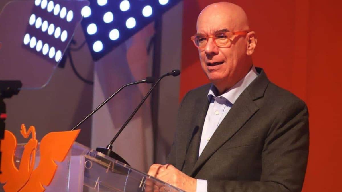 ¿Se "destapa" Dante Delgado? Publica misteriosa imagen