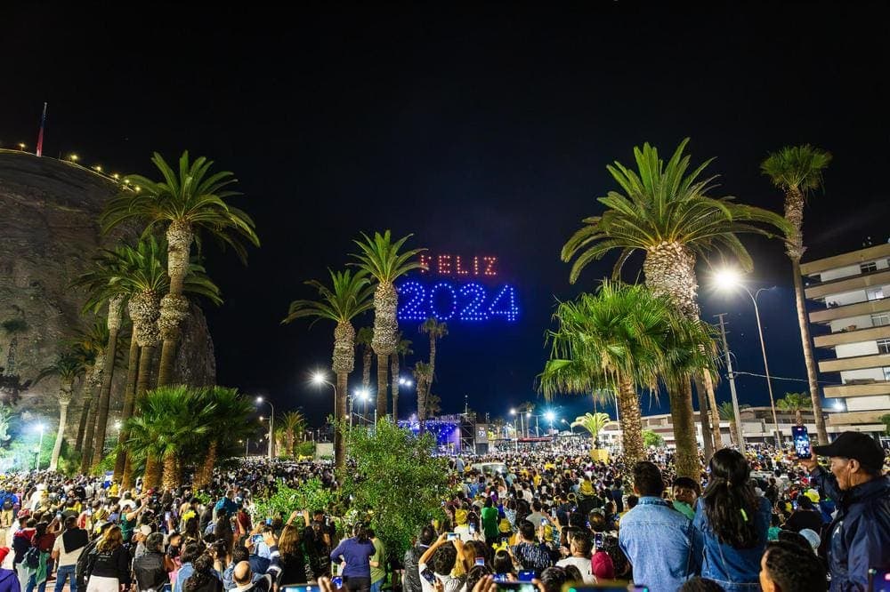 Videos: Reciben el 2024 con shows de drones alrededor del mundo