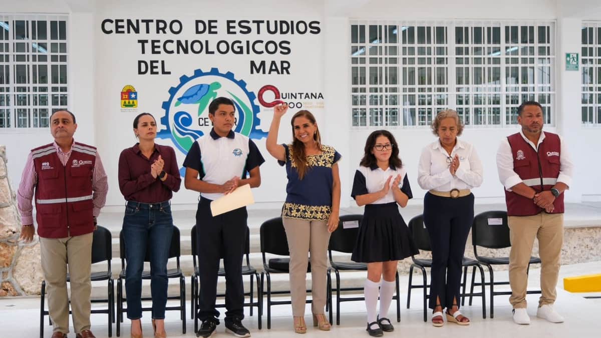 Estrenan 8 nuevas aulas alumnos del CETMAR 41, entregadas por Mara Lezama
