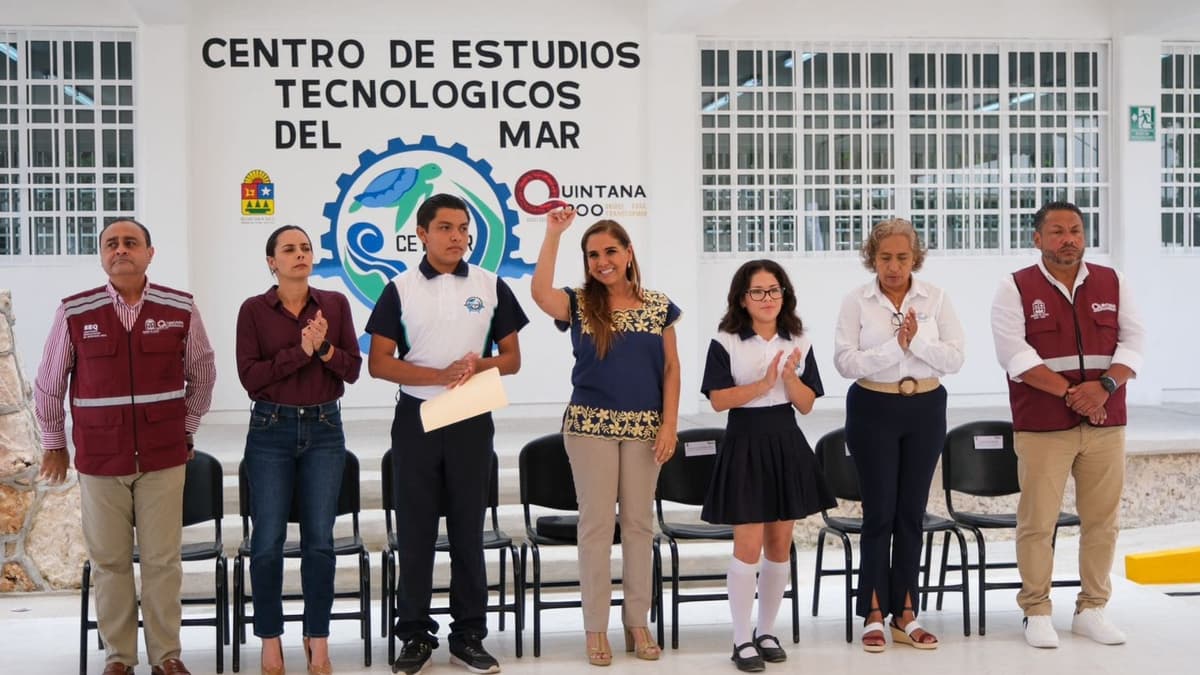 Estrenan 8 nuevas aulas alumnos del CETMAR 41, entregadas por Mara Lezama