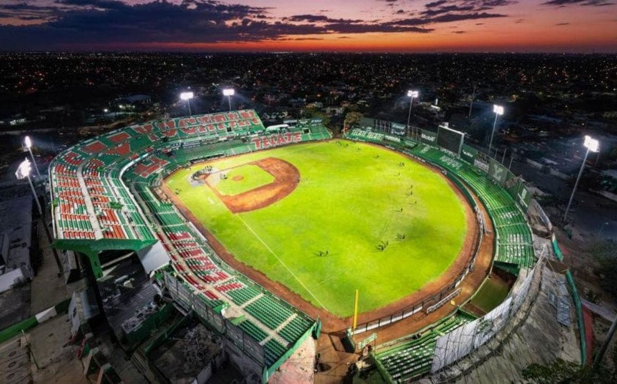 Ejército mexicano dirige remodelación del parque de béisbol “Kukulcán”, en Yucatán