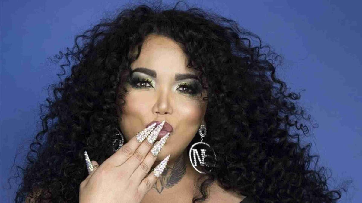 Doctor se toma foto con Paola Suárez en el hospital y lo critican en redes