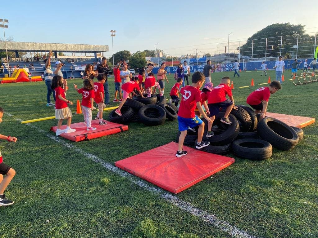 Rompe récord carrera de Aguakan “Kids por el agua”