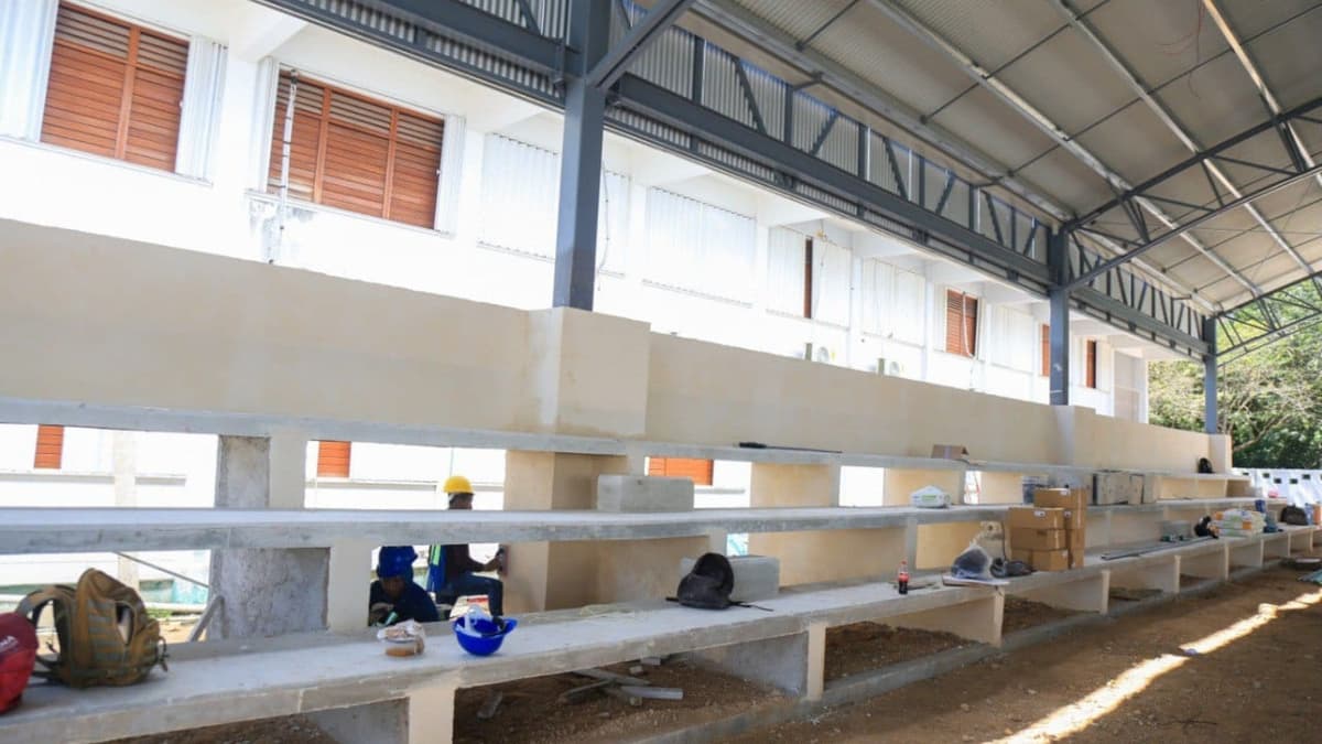 Constata Lili Campos avances en renovación de parque y domo