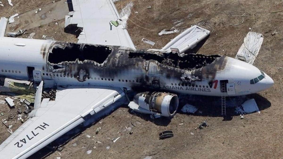 Se estrella avión de pasajeros en Canadá; hay 10 muertos