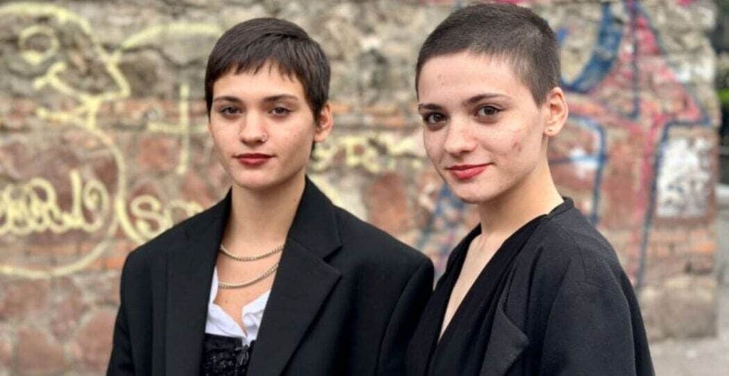 Gemelas que fueron vendidas al nacer se reencuentran gracias a TikTok