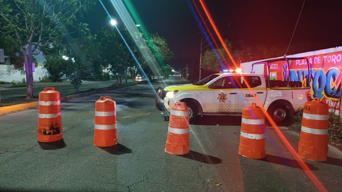 Vehículo golpea a activista durante protesta de Madres Buscadoras en Cancún; av. Nichupté sigue cerrada