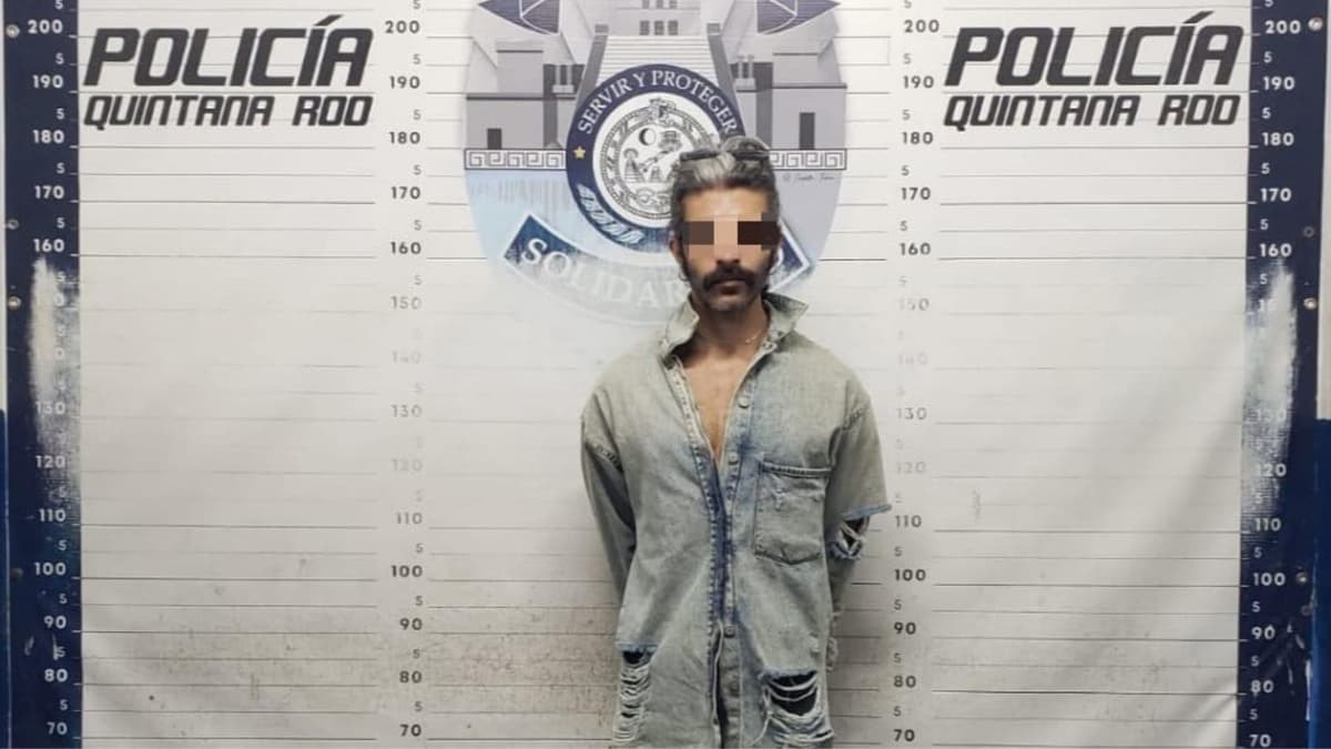 Policías de Playa del Carmen recuperan auto robado y detienen al presunto ladrón