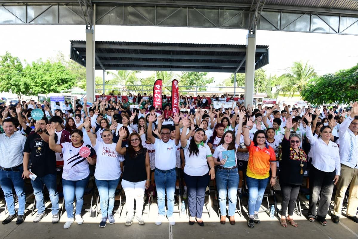 Inauguran la Segunda Feria de la Estrategia Nacional en el Aula: Prevención de Adicciones “Si te Drogas te Dañas”