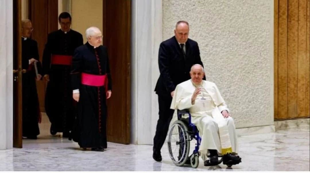 Papa Francisco ingresa en hospital de Roma