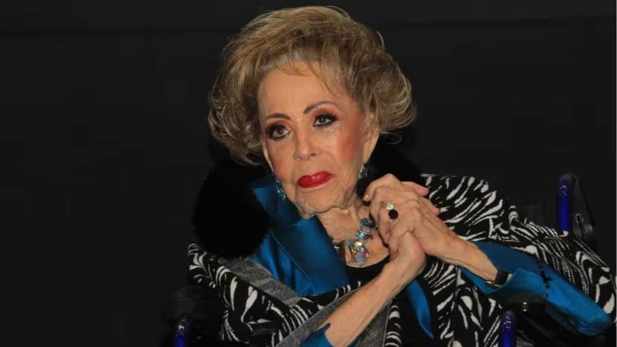 Reportan visita de Silvia Pinal al hospital