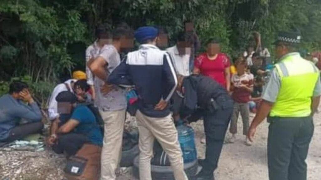 Rescatan a 81 migrantes centroamericanos de un rancho en Puerto Morelos