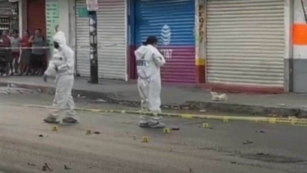 Ejecutan a hombre dentro de una frutería en Cancún