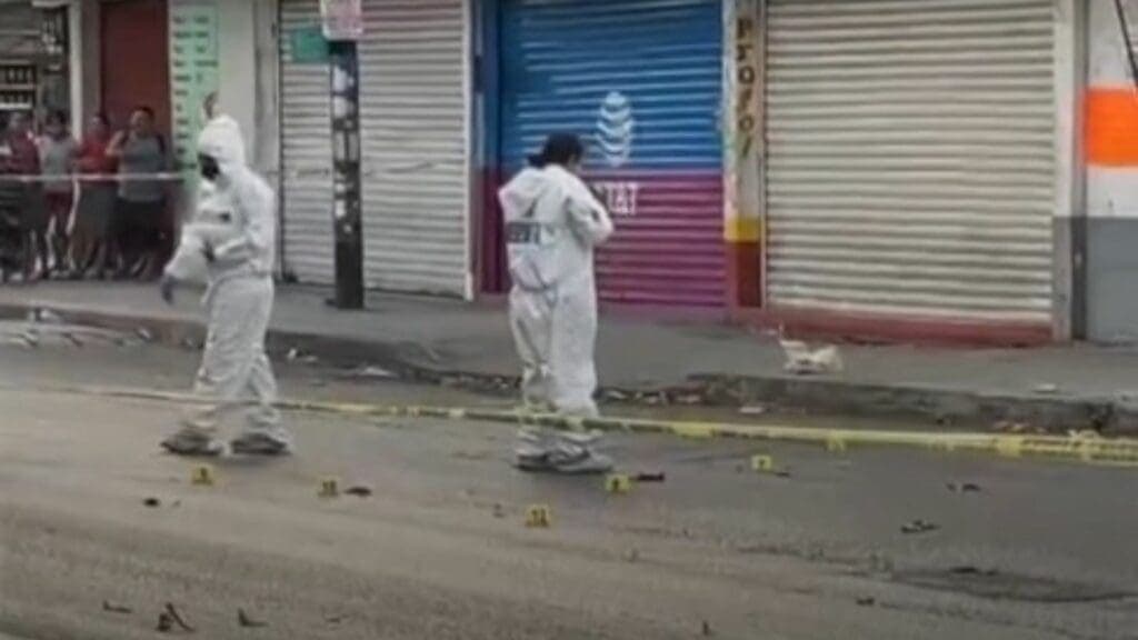 Ejecutan a hombre dentro de una frutería en Cancún