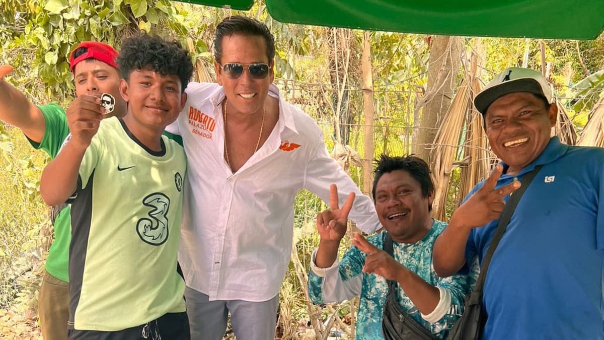 Recorre Roberto Palazuelos las colonias Tres Reyes y Lombardo Toledano de Cancún