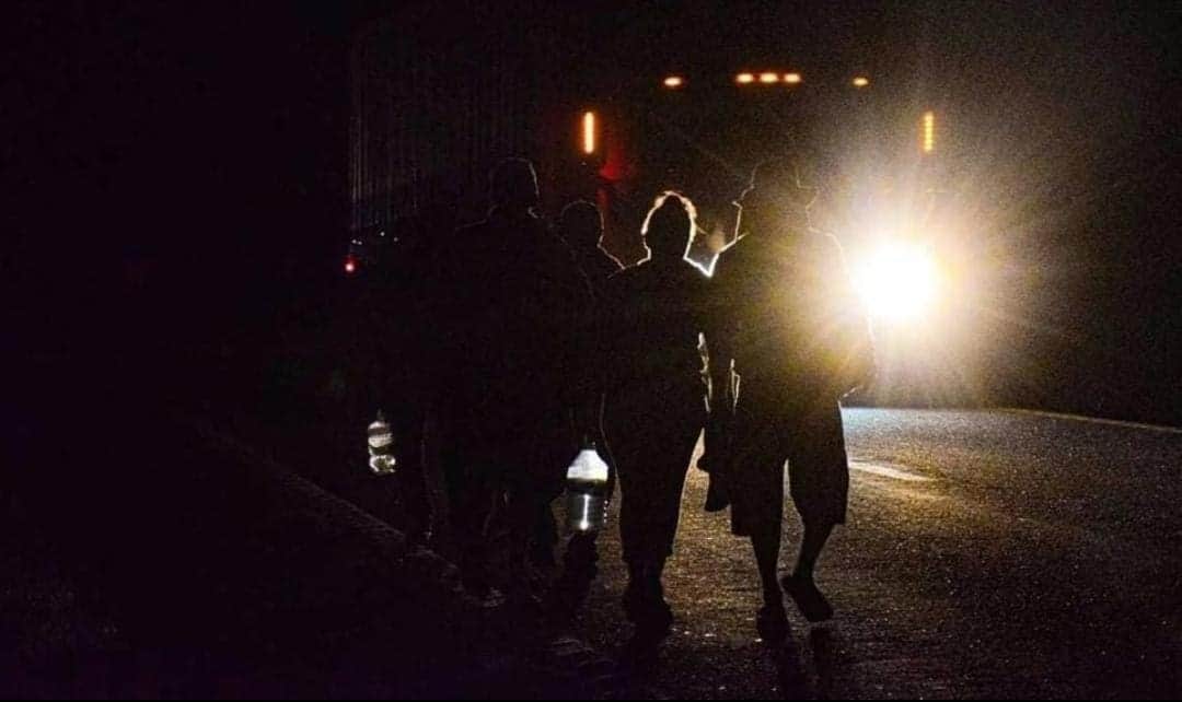 Poblados de Chiapas expulsan a presuntos delincuentes; hay bloqueos carreteros