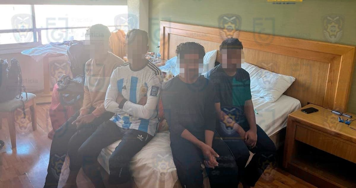 Rescatan a 30 extranjeros privados de su libertad en hotel de CDMX