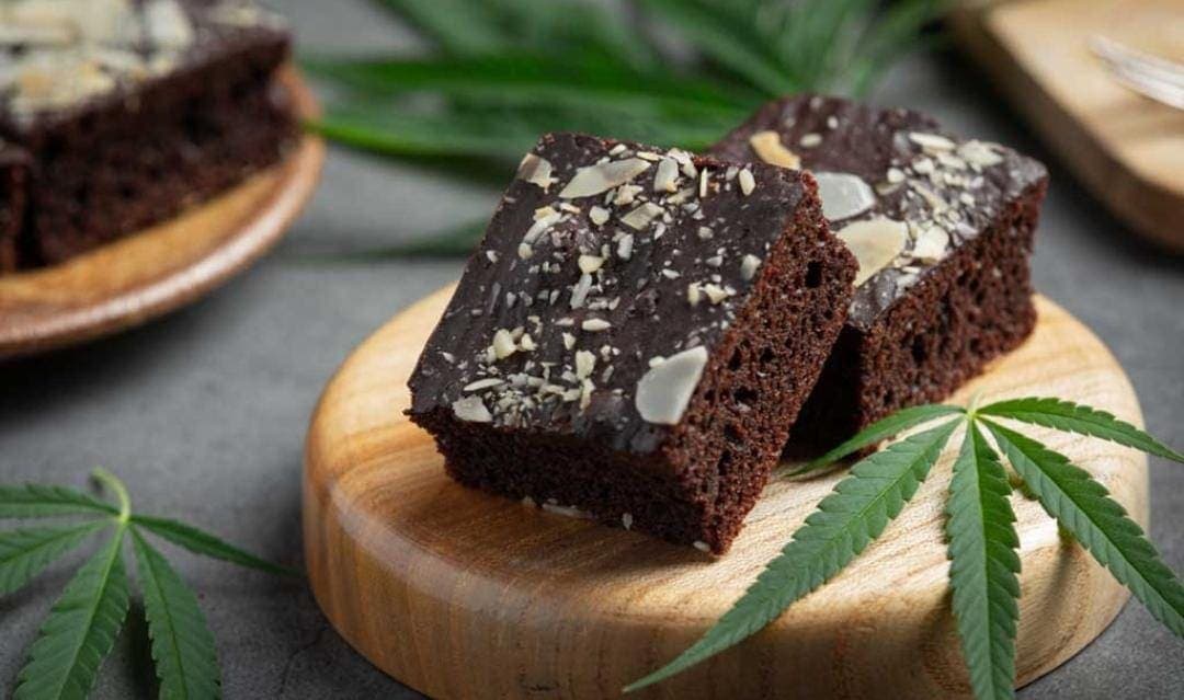 Policías se intoxican por comer brownies en Puebla