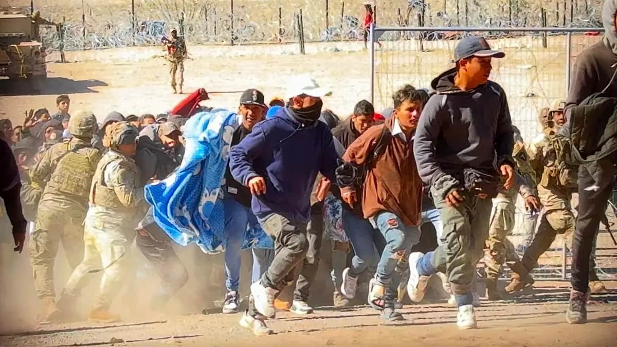 Video: Migrantes superan a Guardia Nacional de Texas y derriban muro de púas