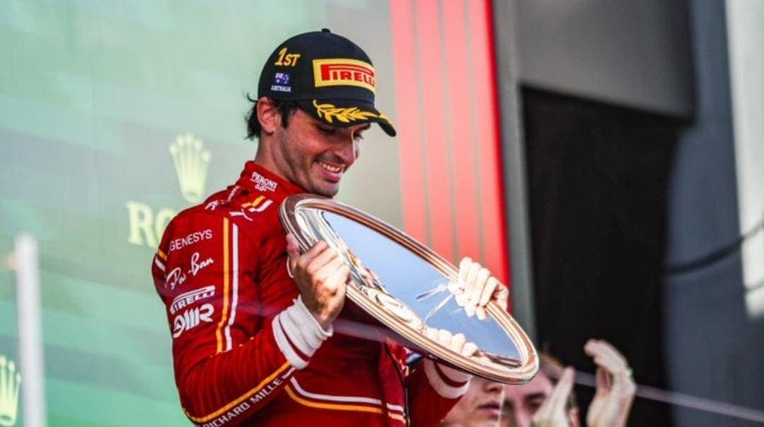 Carlos Sainz gana el GP de Australia; 'Checo' Pérez fue quinto y Verstappen no terminó la carrera