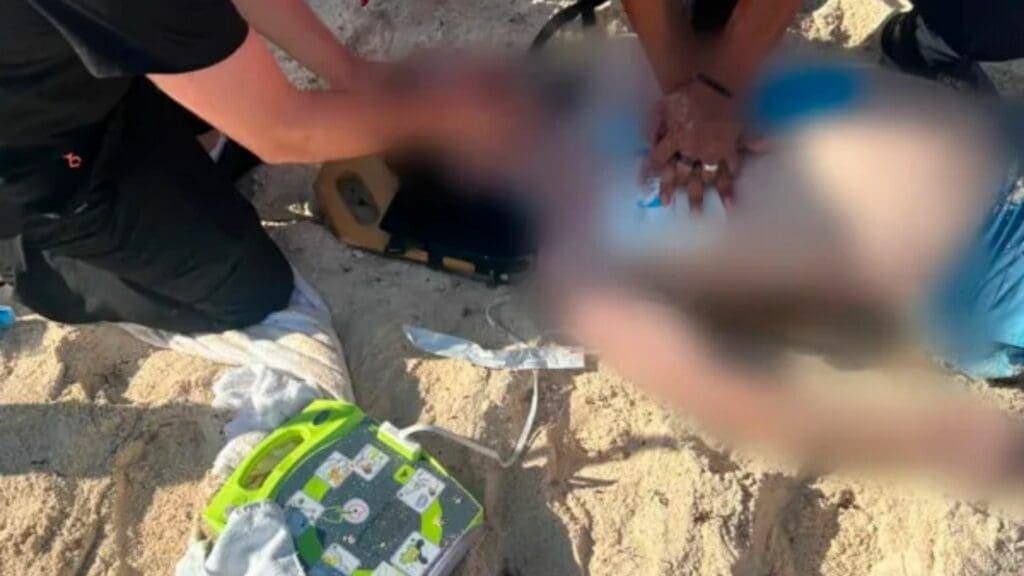 Sujeto fallece luego de ser rescatado en una playa de Cancún