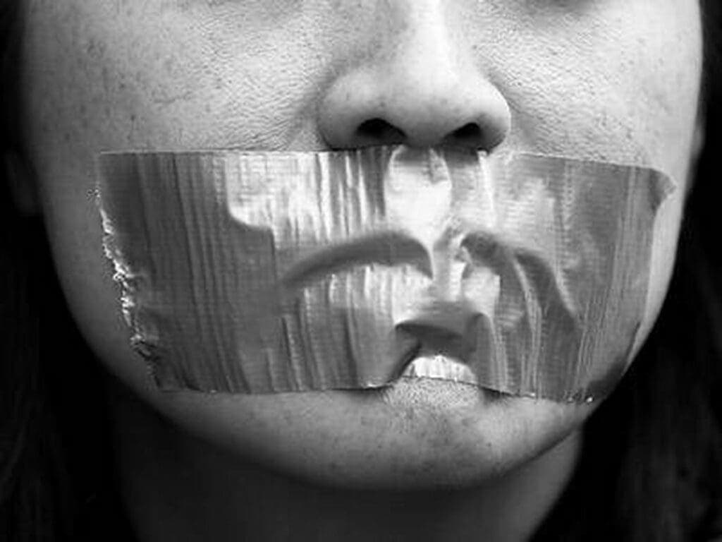 Justifica diputada Laura Corrales propuesta de reforma a la Constitución que censuraría libertad de expresión