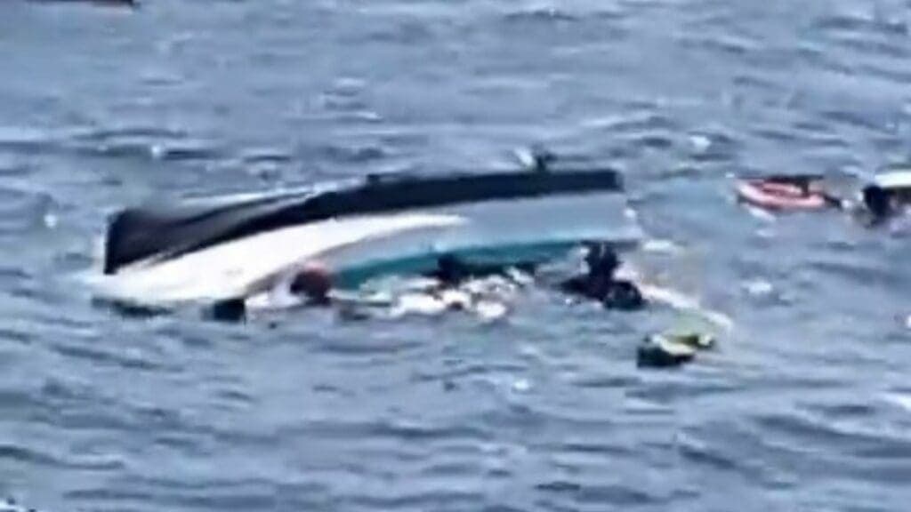 Video: Se hunde embarcación con turistas a bordo en Cozumel