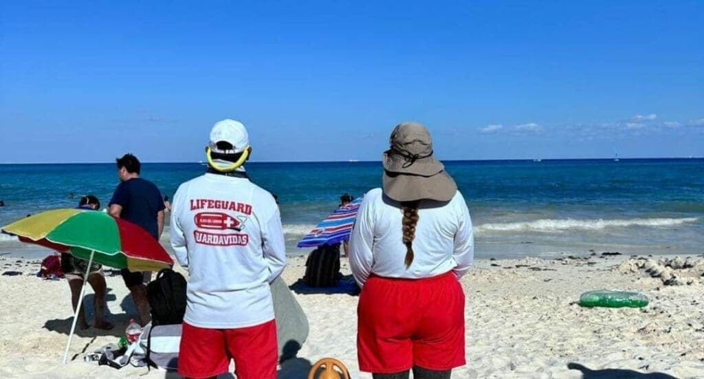 Guardavidas de Playa del Carmen realizan hasta tres rescates al día en esta temporada vacacional