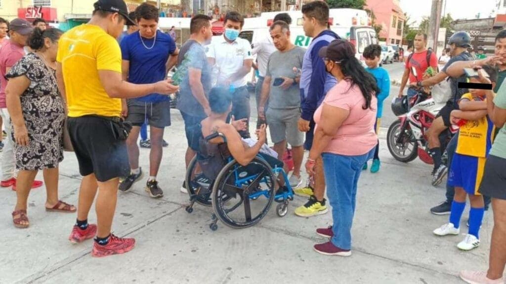 Abejas atacan a decenas de personas en evento religioso en el "Toro" Valenzuela de Cancún