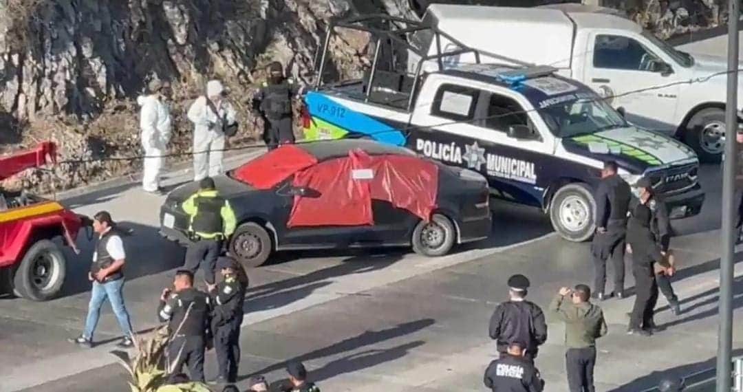 Video: Localizan un auto con siete cuerpos en Puebla; cinco fueron decapitados