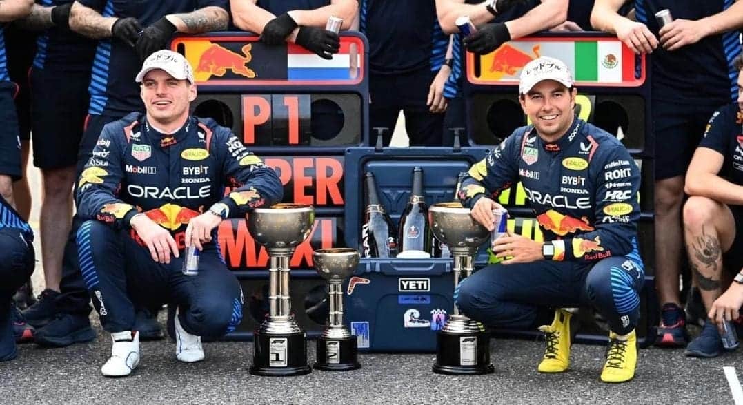 Video: Max Verstappen y 'Checo' Pérez hacen el 1-2 en el Gran Premio de Japón