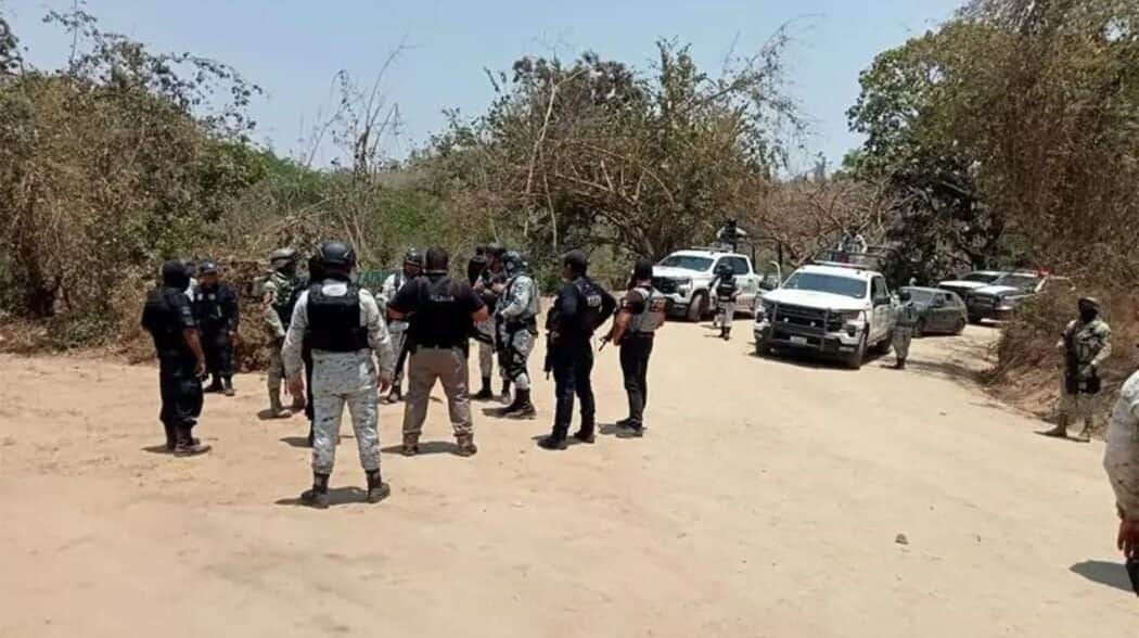 Sujetos armados entran a escuelas de Guerrero y asaltan a maestros