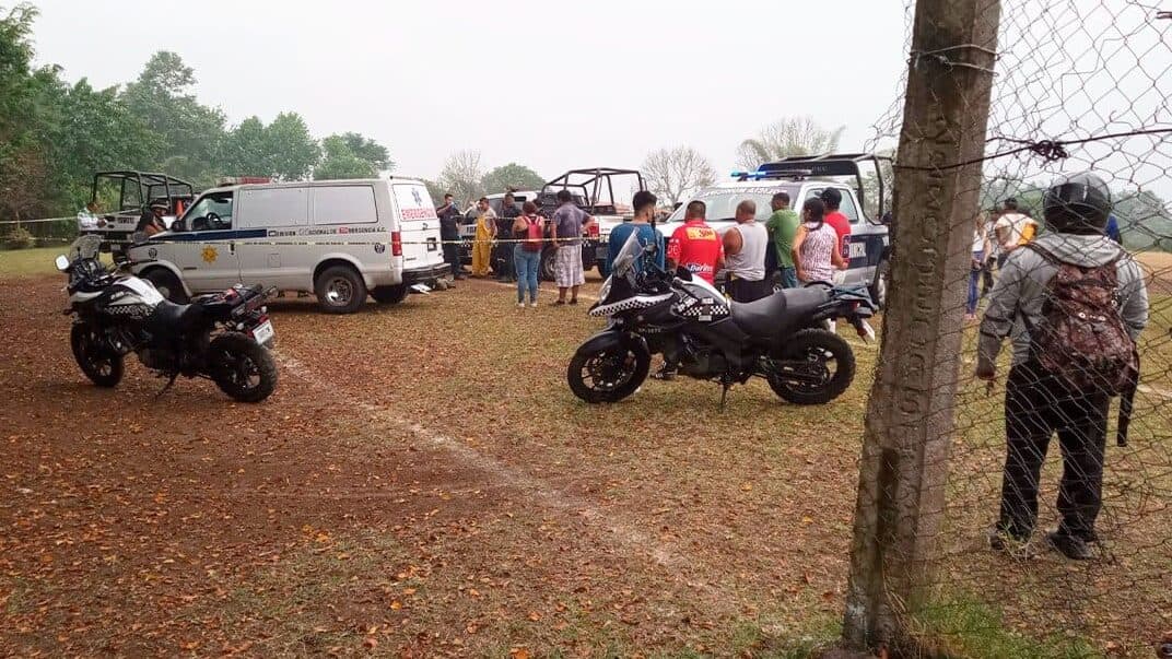 Un muerto y cuatro heridos dejó la caída de un rayo en pleno partido de béisbol en Veracruz