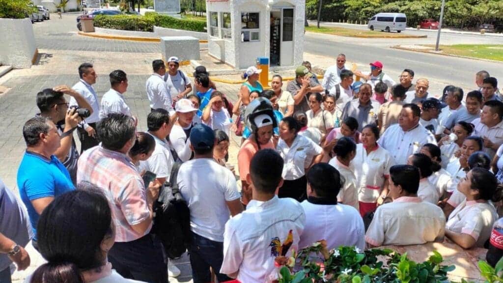 Casi 700 trabajadores del hotel Solaris se van a huelga; CROC ya negocia con empleados y empresa