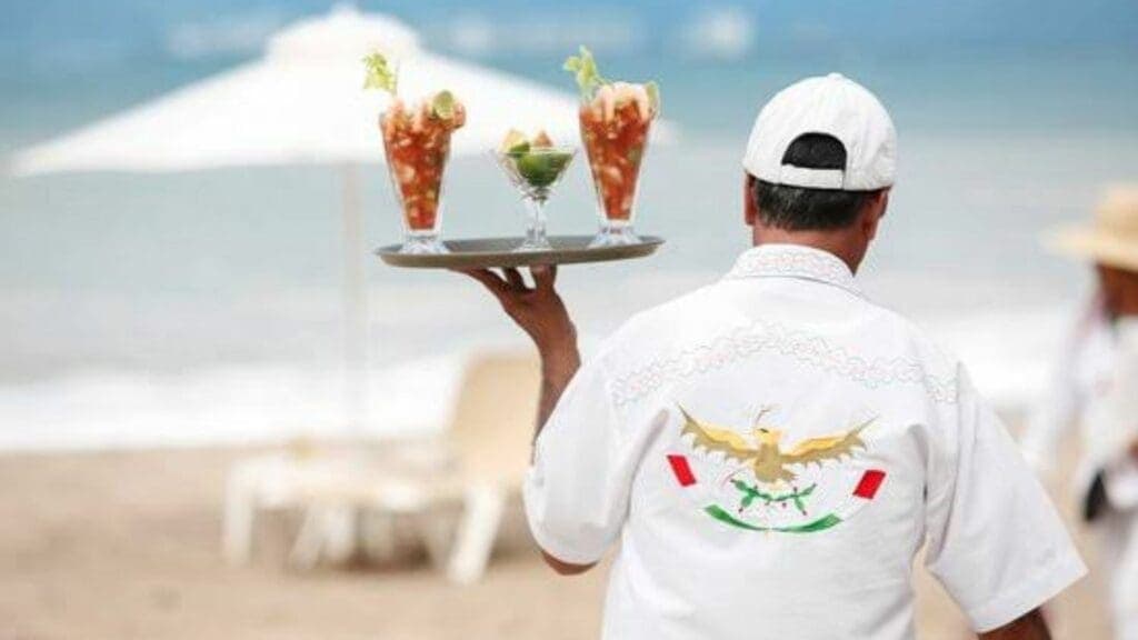 Propone CROC que pago de propinas en hoteles de Quintana Roo suba de 10 a 15%