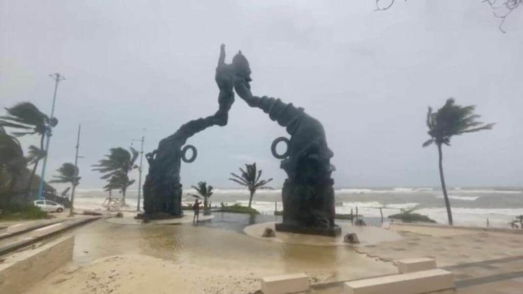 Hoteles de la Riviera Maya se preparan para garantizar seguridad de turistas ante huracanes