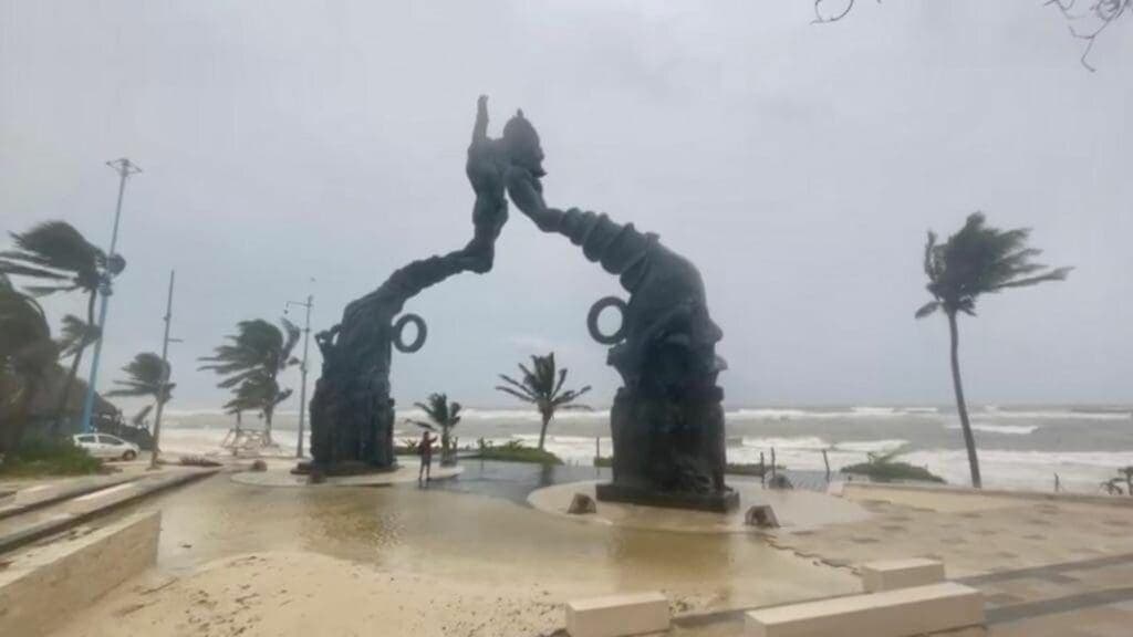 Hoteles de la Riviera Maya se preparan para garantizar seguridad de turistas ante huracanes