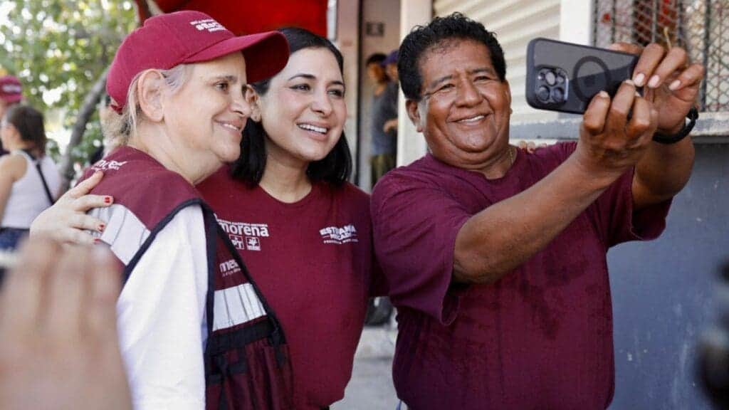 Ofrece Estefanía Mercado más becas para jóvenes; “nadie se debe quedar atrás”