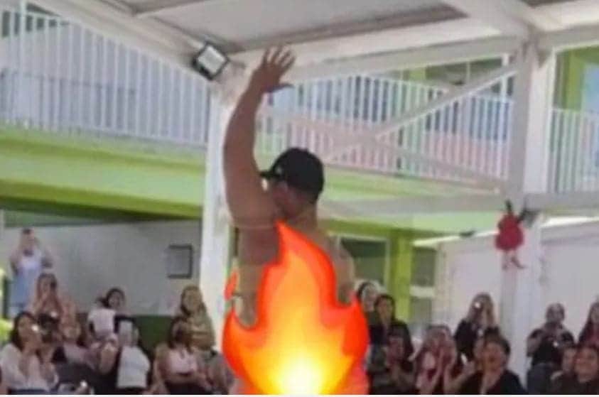 Escuela festeja el Día de las Madres con la presencia de un stripper en Edomex