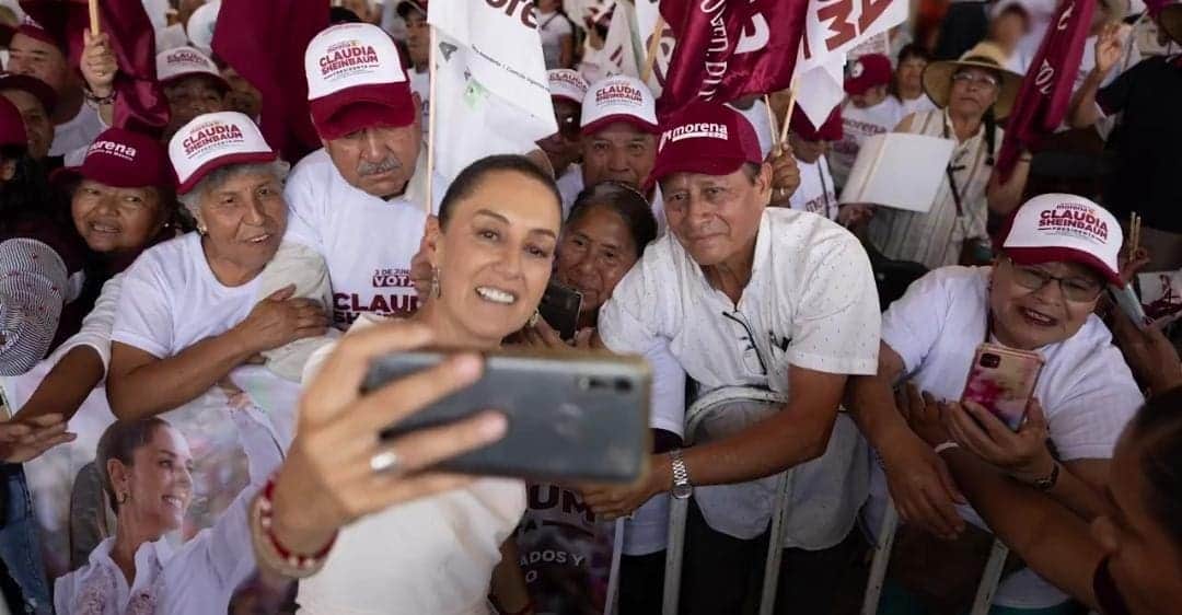 Claudia Sheinbaum interrumpe su discurso tras ser abucheada y pregunta si la dejarán hablar