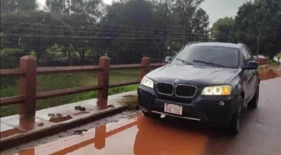 Mujer se arrojó a un río junto con sus dos hijos; acusó a su suegra de hostigarla