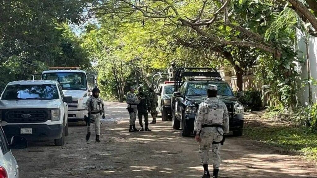 Nadie está seguro en Cozumel; roban a mando de la Marina y a locatarios del parque Benito Juárez