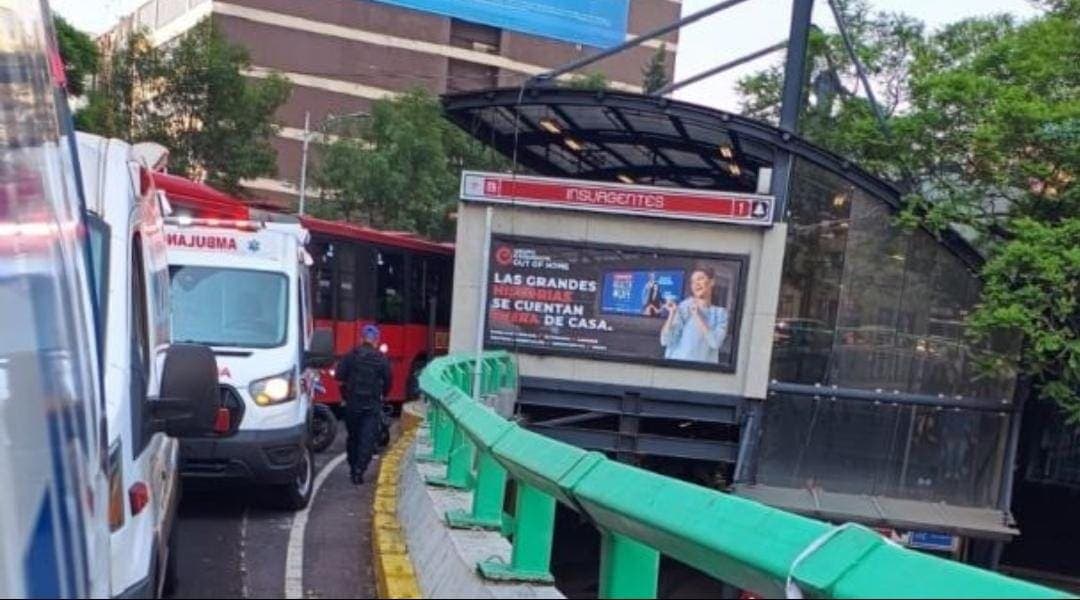 Chocan dos unidades de Metrobús en Cdmx; hay 11 lesionados